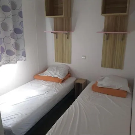 キャンプ場 Mobil-home 3 6 Personnes